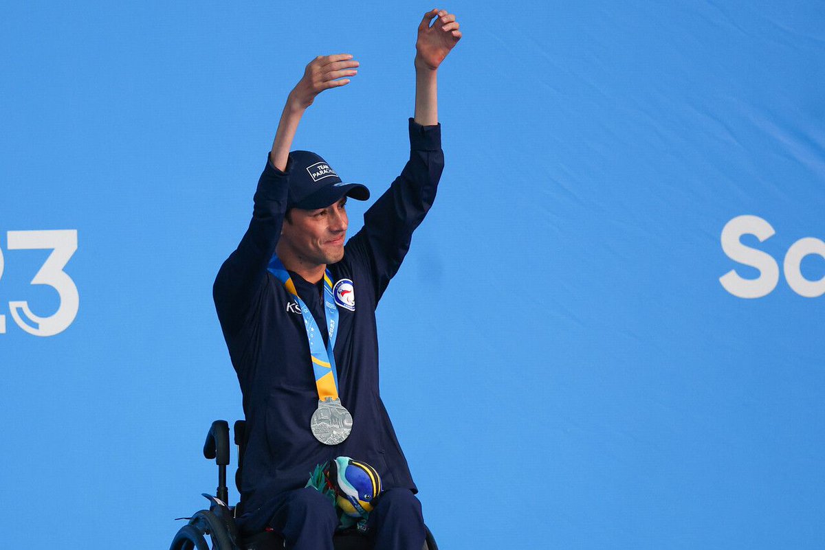 🔴 El crudo relato de Alberto Abarza tras sufrir un portonazo junto a su hija: “Se llevaron mi silla de ruedas”
latercera.com/el-deportivo/n…