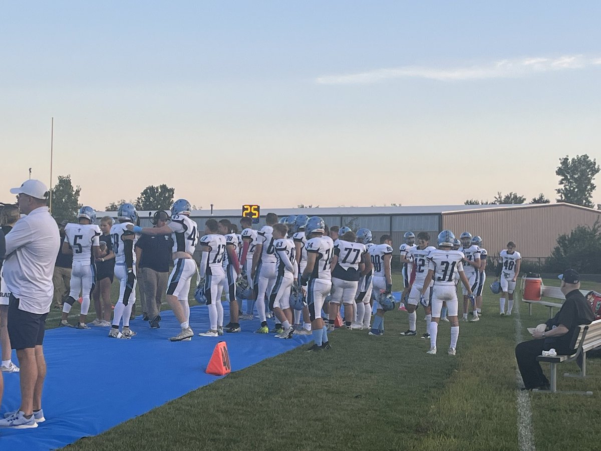 SebCruceTV's tweet photo. It’s all sunshine and football this Friday evening as @toltonfootball travels to Lee’s Summit to take on @SCA_ATHLETICS. Follow along with this thread as the Trailblazers look to blaze through the Eagles, coming off a big win last week vs Duchesne. @KOMUsports #FridayNightFever https://t.co/IpR5ySn0I6