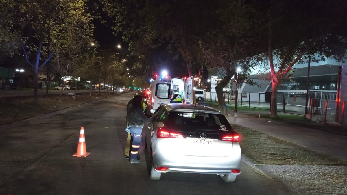 carabprandes's tweet photo. #VITACURA: Con motivo de las #FiestasPatrias, Carabineros de la 37º Comisaría junto a personal de @Senda_gob, efectúan controles preventivos a conductores que circulan por la Comuna. #LaPrevenciónEsNuestraEsencia #PasaLasLlaves #18Seguro #CarabinerosDeTodos https://t.co/06dbIYzeL1