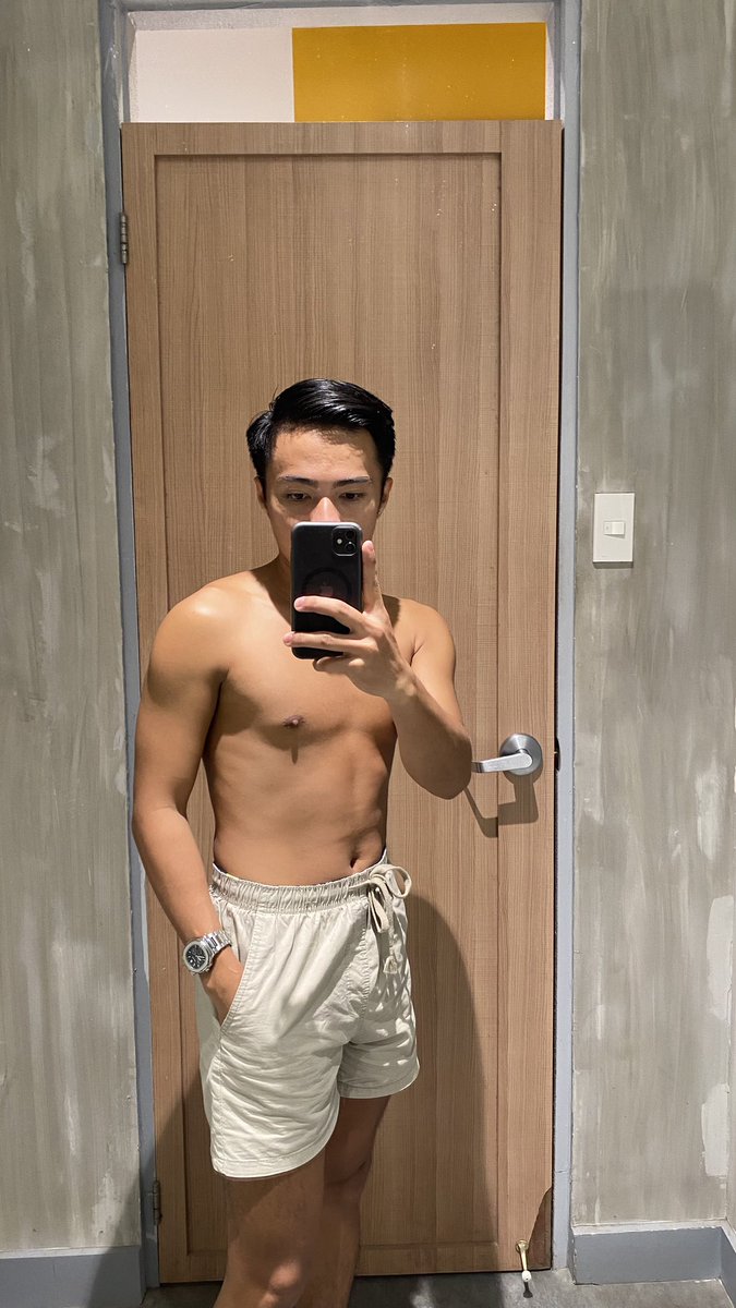 Ricky37395170's tweet photo. Mag work out na guro ko 💪🏻😂 https://t.co/mZDp22p8l3