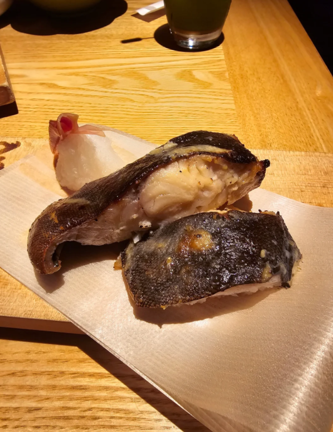今日はお姉さんとランチに出かけました
でも、前もって作った料理みたいですね
料理が早くて,人も多いですね😥