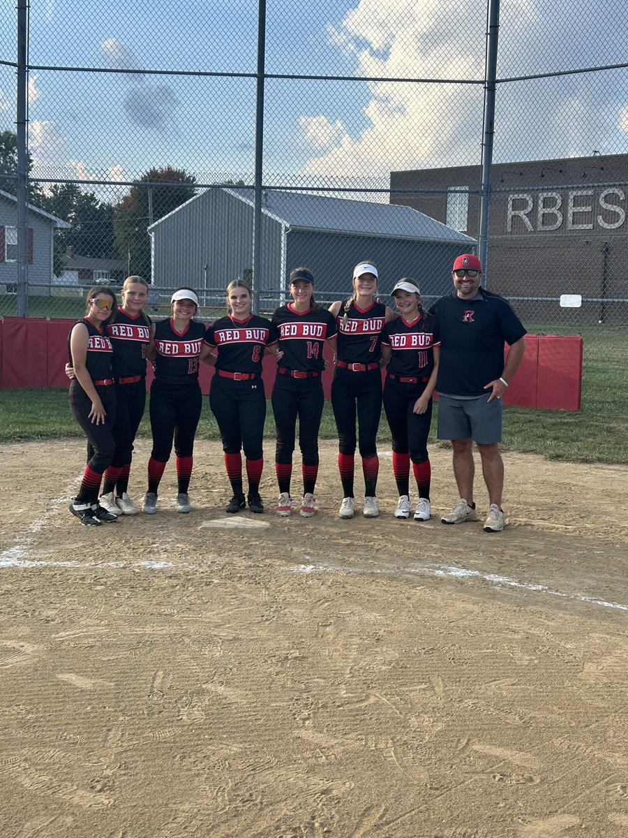 Congrats to the RBES Lady Royals Softball team for finishing out the regular season on a high note with a 10-0 win on 8th grade night. This is our 5th straight year w/ at least a share of the conference championship as well! Congrats to you all for continuing the tradition!