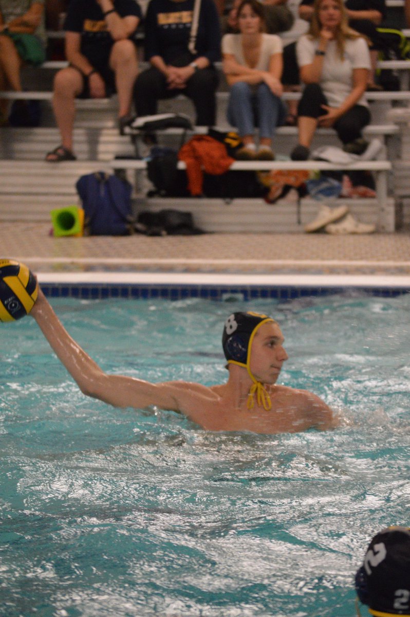 Walnut Hills falls to New Albany by a score of 10-13. Ernie Manders paced the offense with 4 goals. The Eagles are back in the water tomorrow for 3 games at the Packer Classic at Princeton High School!