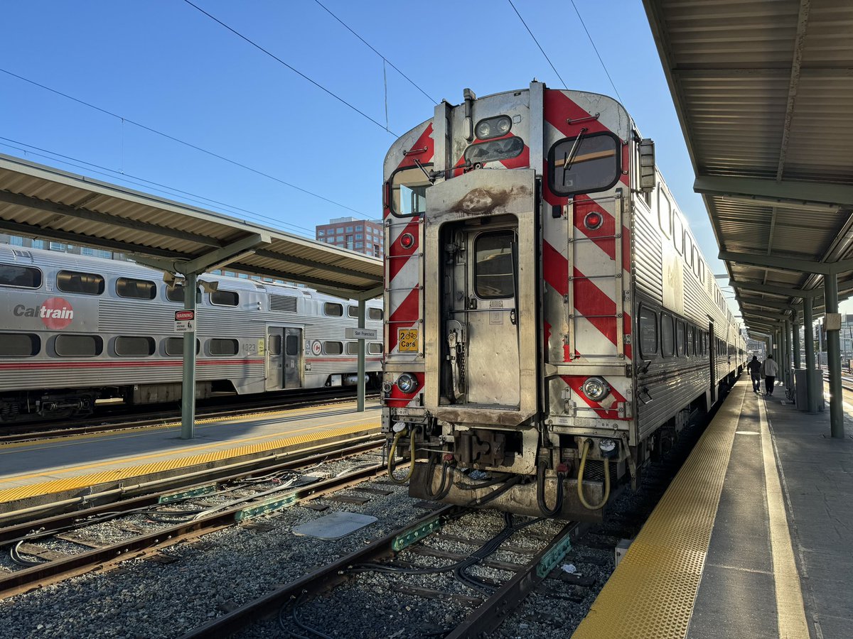 Caltrain tweet media