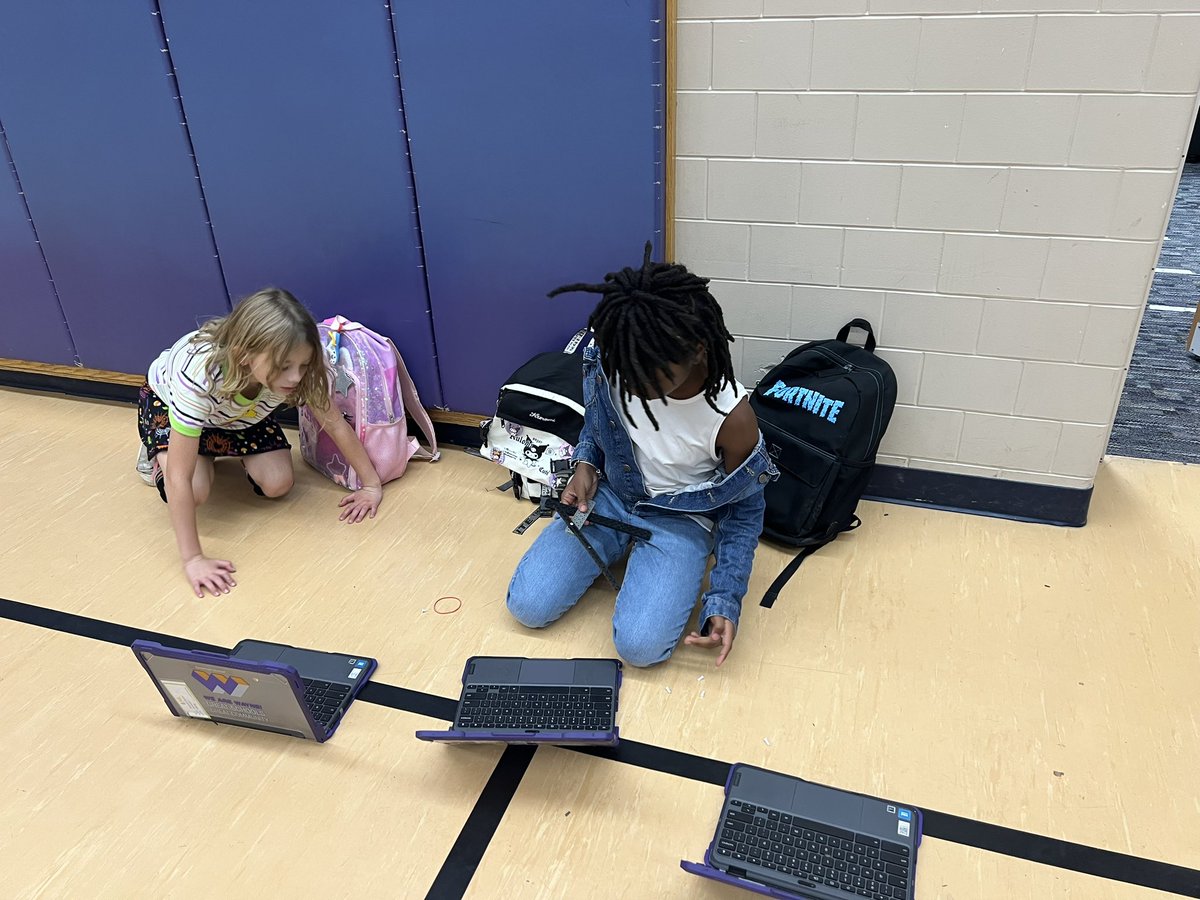 Chapelwood robotics is now in session!  After learning about this year’s game, the members built and learned how a choo choo mechanism works. Can’t wait to see their ideas for this year’s bot. #wearewayne <a href="/CWChamps/">Chapelwood Elementary</a>