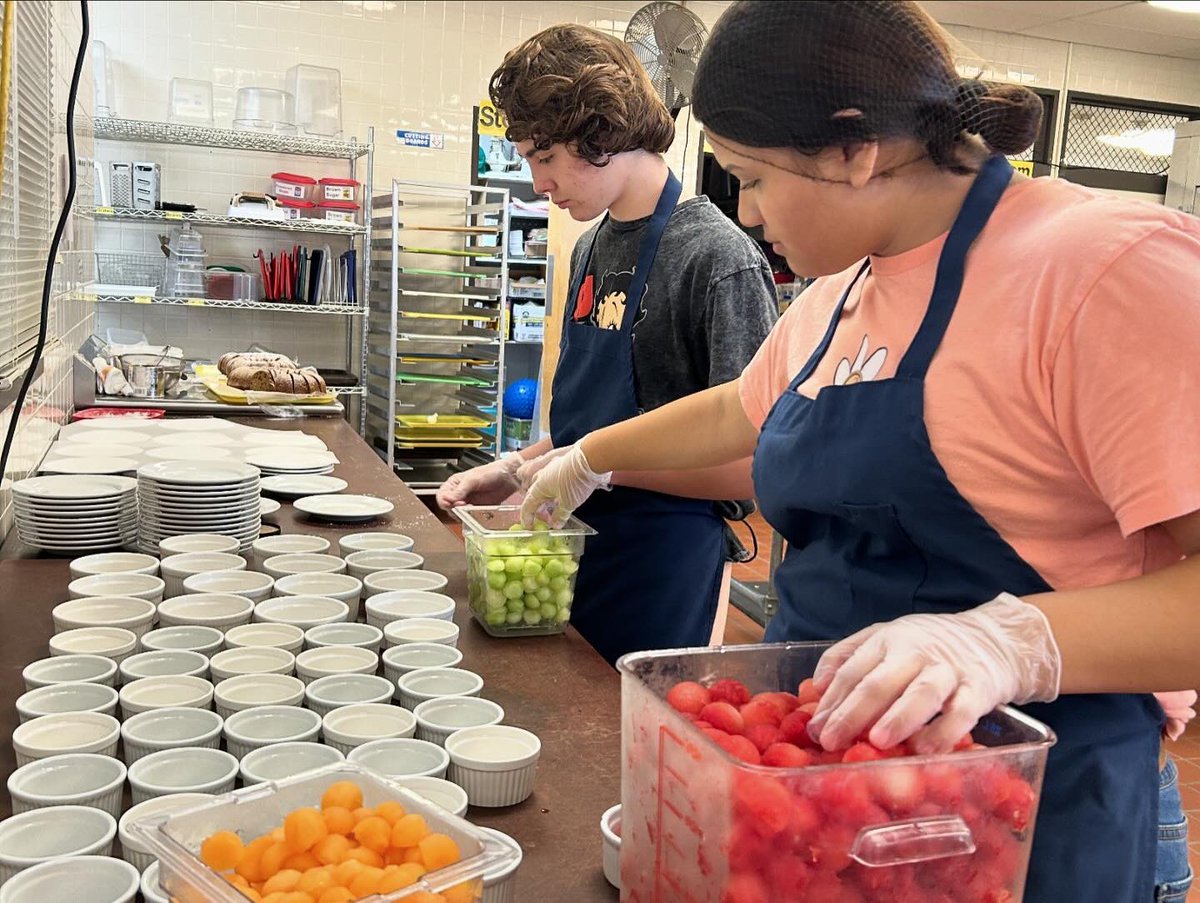 cliftoncds's tweet image. Big congrats 👏🏽🎉 to our #CulinaryArts team for a successful first #CliftonLuncheon! It was so great to see customers and friends back in our #CliftonCafe.

Save the date for our next luncheon on Oct 11!

@Secondary_AISD @AISD_CTE @AustinISD @MsEdsonsKiddos