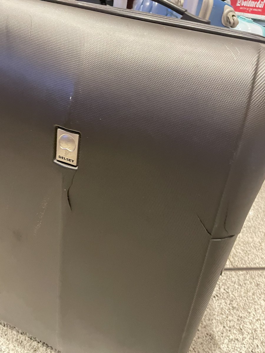SushmaAsm's tweet photo. @airindia Pathetic service from Air India ,booked multi city flight from Singapore to Mumbai n Mumbai to Patna. 2 journey days and received 2 broken suitcases. Had to buy in emergency a suitcase for Mumbai Patna flight.raised a complaint and they were offering 3k for a big size https://t.co/pt1l6Ufd7E