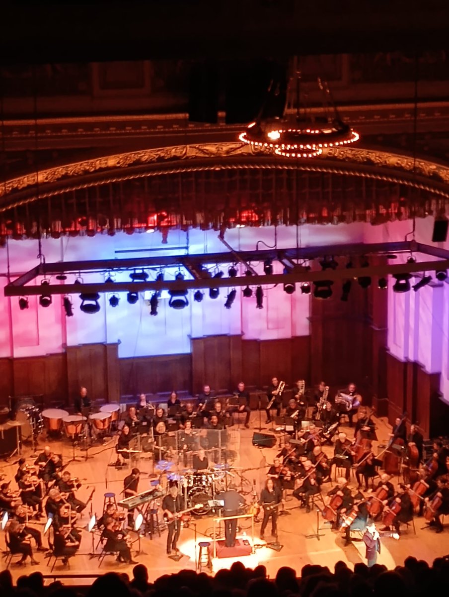 Detroit Symphony Orchestra does the music of Queen.