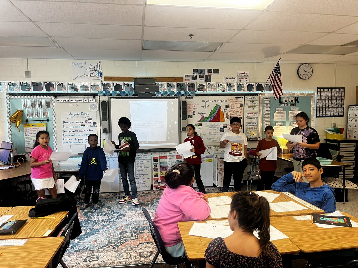 MsStaudmyer's tweet photo. Virginia Studies: The Four Rivers. Expert groups reading, annotating, and sketching to find key details in order to develop a mind map about their groups river. At the end we shared to learn more about each river. @RiversideFCPS https://t.co/qC148IDXDX