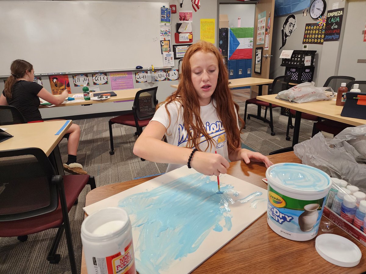 OdsSrawh's tweet photo. Global Thread students working hard on their UNESCO projects for the Global Celebration on November 6th! @AlumniOakhill @MaggieMNewhouse @OakhillDay https://t.co/pi71YqqqDY