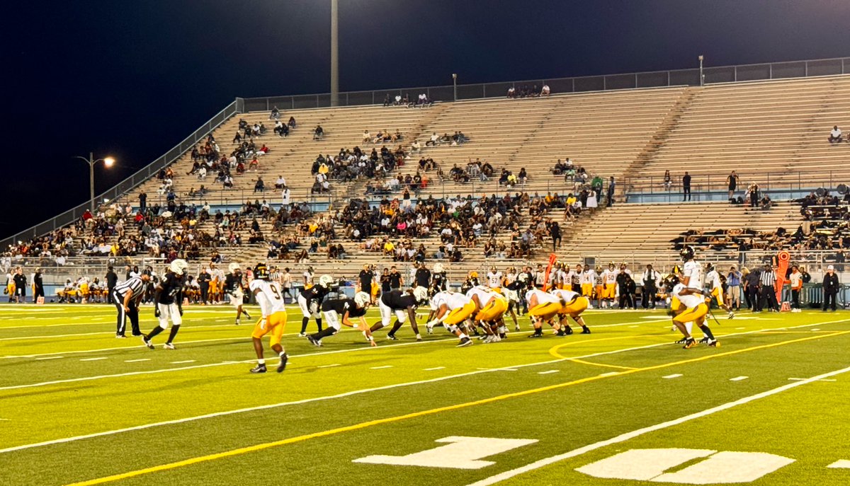 CoachT_CMU's tweet photo. Great night under the lights at #TheMecca to catch @Roc__Nation vs. @ahspatfootball #Recruit2Win #STUFB #WorkWins https://t.co/WU2bXfB43p