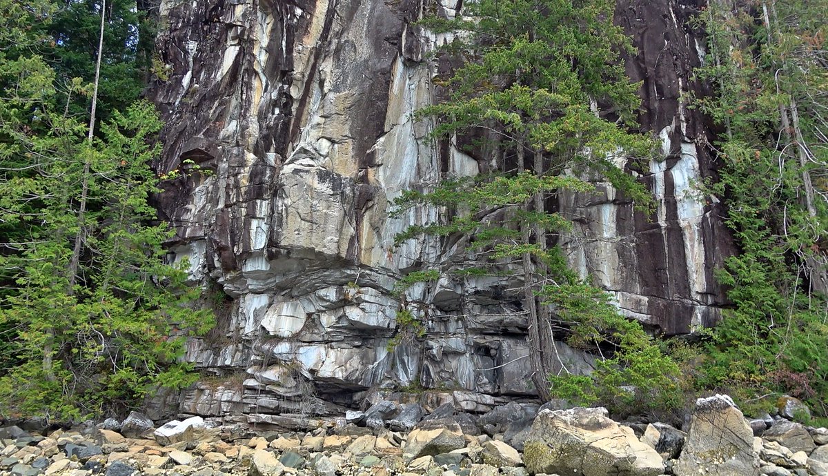 LoveYourRV's tweet image. You can find some ancient pictographs on the rock cliffs in Walsh Cove Provincial Park, BC. Here are a couple we scouted out from our dinghy explorations of the shoreline.
 
#britishcolumbia #boatingbc #desolationsound