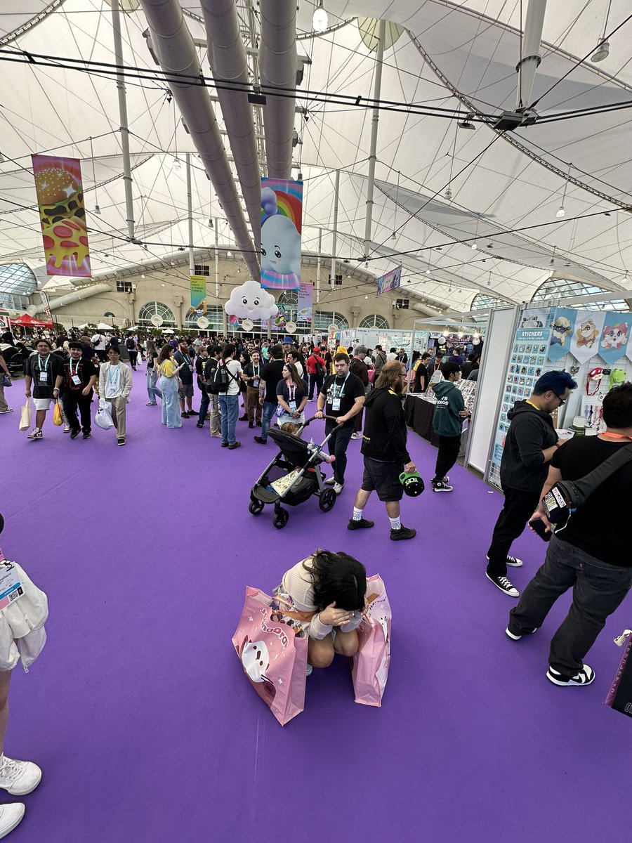 me leaving artist alley at tcon