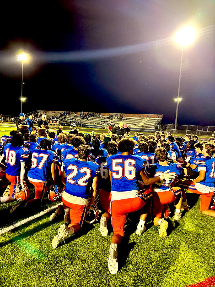 DUBS IN PIONEER STADIUM 

🏈| Final 

Orange- 35
Berlin- 7 

Roll Neers🍊