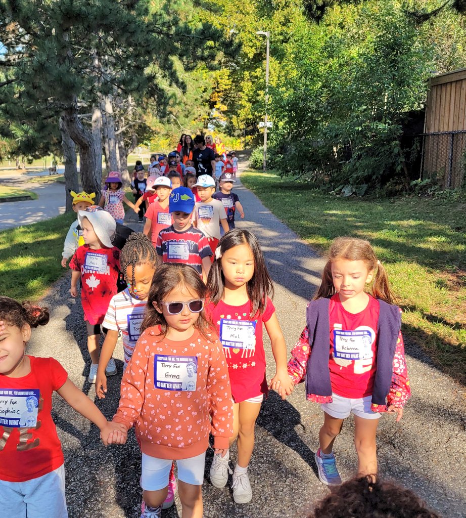 Annual Terry Fox Walk! 🚶‍♀️🚶‍♂️We are on the move in 
Kindergarten! Thank you to all the families that supported this great fundraiser! 🫶🙏💛💙
#Terryfoxwalk2024
#SJOC