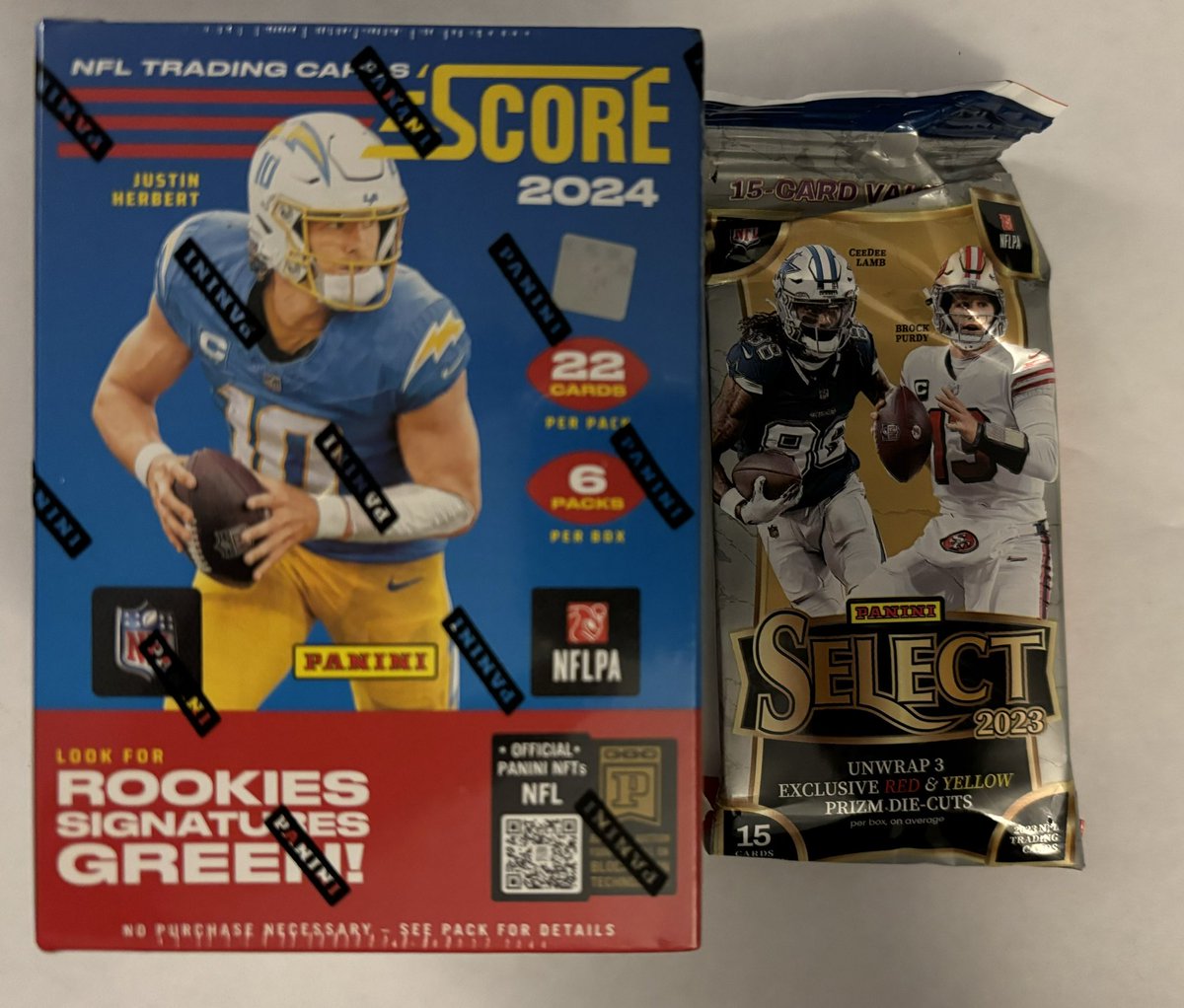 4,000 Follower Giveaway! Can’t believe all the support and can’t thank all of you enough. Blessed for all the support, never thought I would reach this many follower! #sportscards #thehobby #panini #free #thankyou

To Enter:
1. Follow <a href="/carddude7/">CardDude7</a> 
2.Retweet! 

Good luck to all who