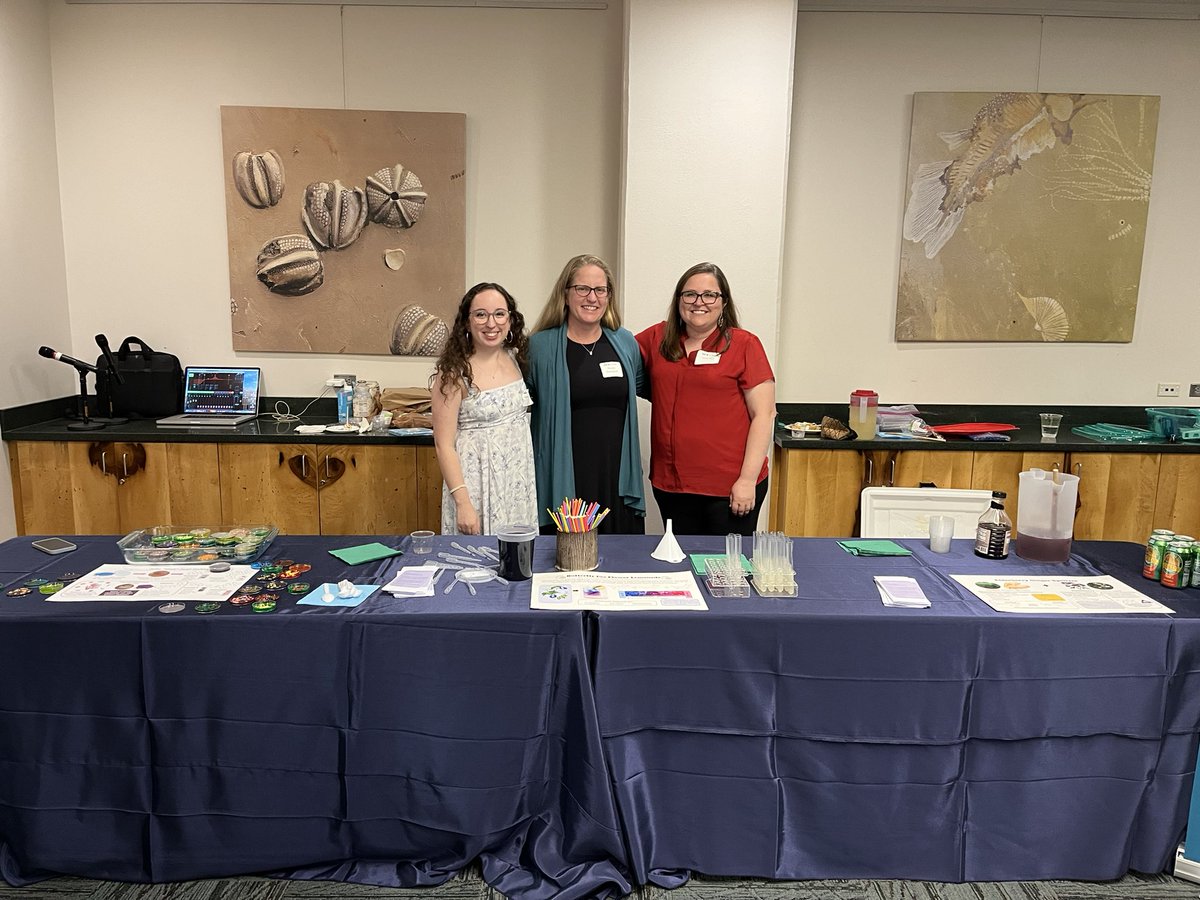 We did an alumni outreach event last night called “cocktail chemistry” and i’m super happy with how our jello-shot petri dishes turned out. expertly inoculated with sprinkles by Julia and Shannon and kudos to my grad students Emma and Sarah for their help!