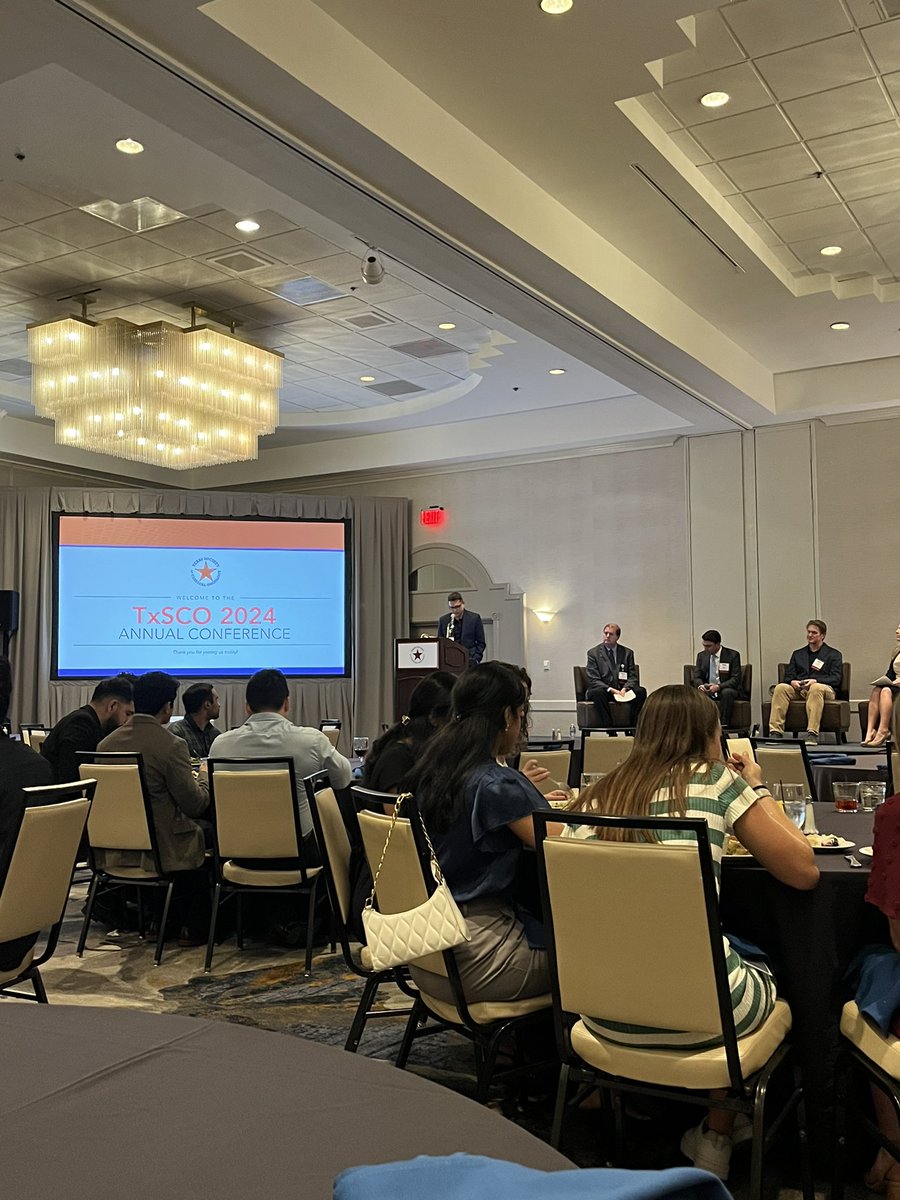 mjmoussa_'s tweet photo. ⚡️Dr. Chris Prakash @sucharuprakash launching a full-room Opening Session of #TxSCO in beautiful #SanAntonio
Engaging discussions on policy & legislative updates relevant to the oncologist’s practice in #Texas — fresh perspective for a scientific meeting! #TxSCO2024 @ASCO https://t.co/usUKxOQOIu