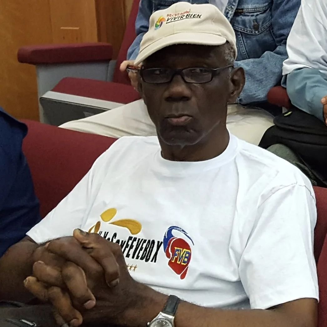 El Boxeo Venezolano está d Luto 🖤 se nos fue un extraordinario ser Humano ERNESTO SANCHEZ.
Destacado Entrenador d nuestra Federacion, también Ex-Atleta Olímpico.
Pedimos a Dios que lo reciba en su Santa Gloria y le d la fortaleza necesaria a sus familiar y amigos 🙏