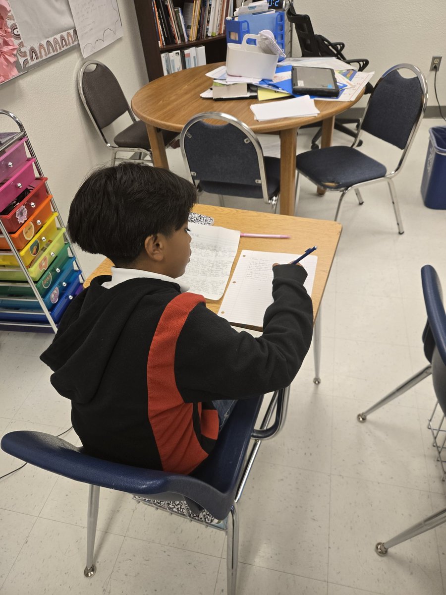 Ms. Villa 🌙 tweet media