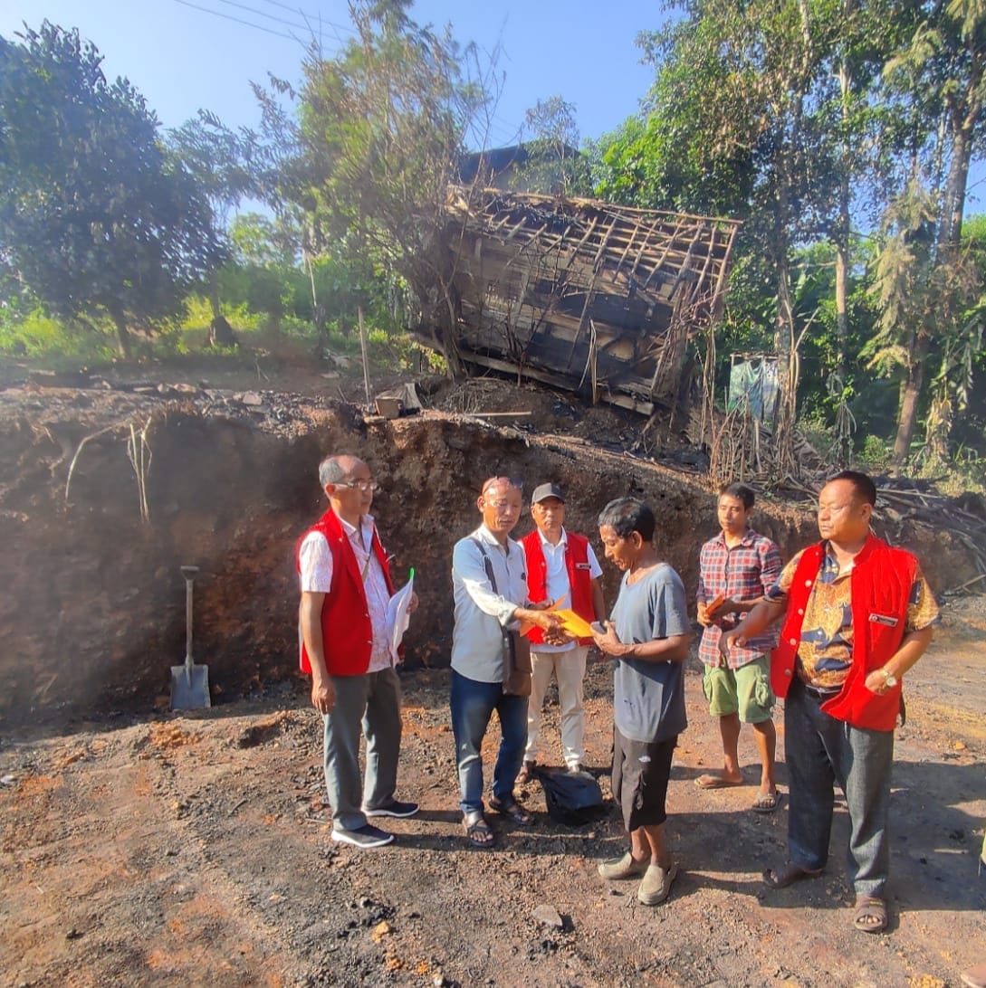 DDMA, Mon provided immediate relief to the affected families by fire on 20-09-2024 at Leangnyu Village, Mon