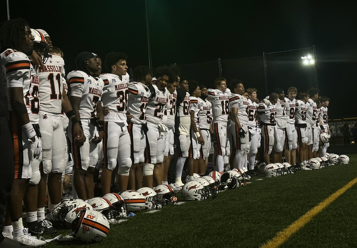 Week 5 Friday Featured Game 🌟 

*Final Score*
(#1, 4-1) Massillon Washington - 31
(#2, 3-2) St. Edward - 21

For the third consecutive season, Massillon has taken down St. Edward! 🐅 

The Tigers defense didn’t allow a point in the final 17:10 to secure the win.

#NEOFB 🏈