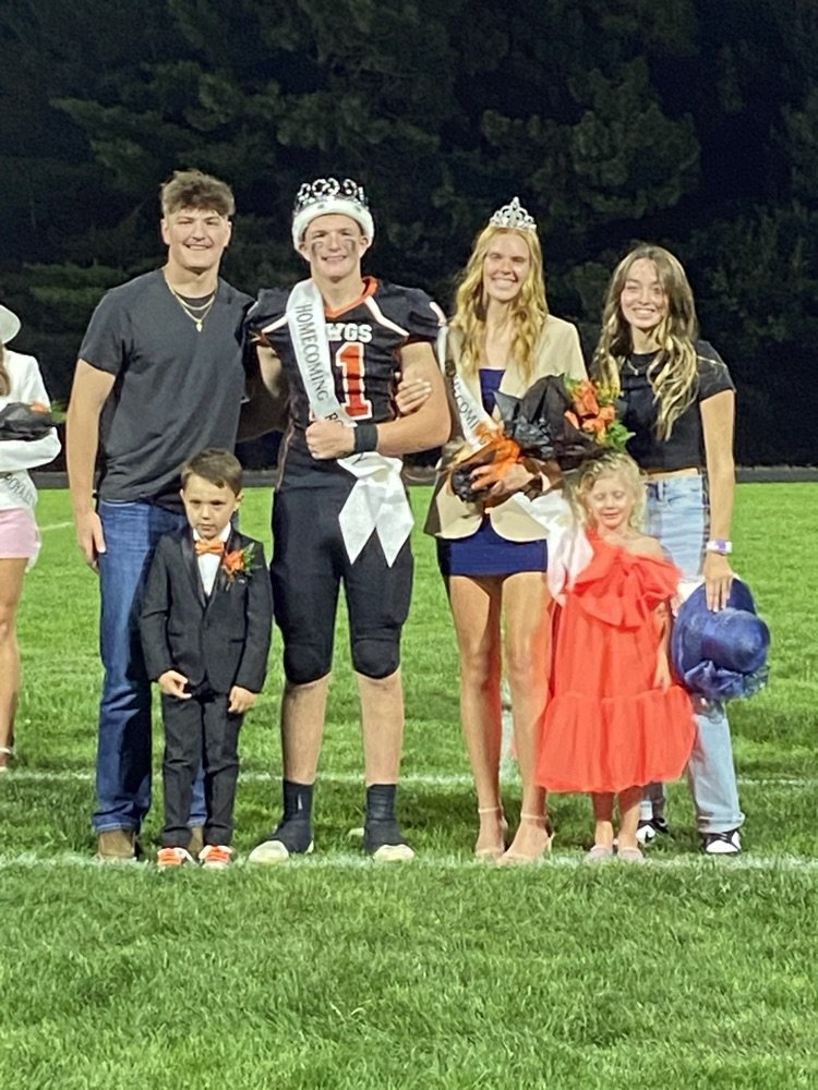 Congrats to our Homecoming King and Queen Braxton Mestl and Eastyn Kropatsch!