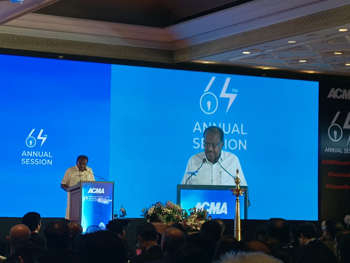 ETAuto's tweet image. "Auto component industry contributes 2.7% of India's GDP, and employs 5 million people," says H D KUMARASWAMY, Union Minister for Heavy Industries

#MoHI @ACMAIndia 
#ACMA #Mobility #Sustainability