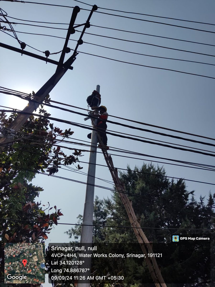 kpdcloffice's tweet image. Transitioning into new phase of Quality Power. 
Clamp fixing works at Feeder F-02📍Nishat, in #ESD Dalgate, ED I, Sgr, &amp;amp; AB cable stringing at Elahipora, 
 📍Kaloosa, #ED Bandipora, under Centre&apos;s premier LR scheme of #RDSS.
@diprjk @OfficeOfLGJandK @GreaterKashmir @AtalDulloo