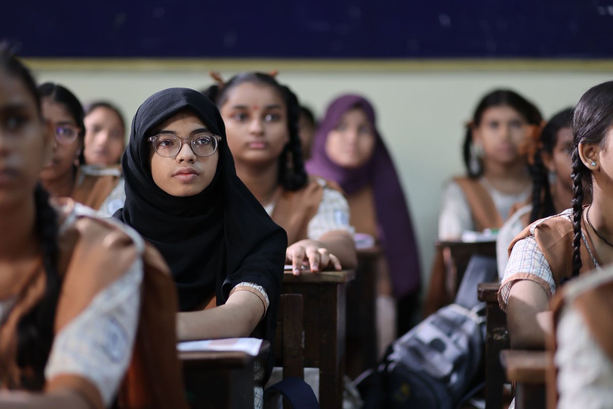 Siemens India (@siemensindia) on Twitter photo Launching STEM Education for Innovation: #ExperimentoIndia with <a href="/SiemensStiftung/">Siemens Stiftung</a> & <a href="/Pratham_India/">Pratham Education Foundation</a> to improve students' learning experience in #STEM subjects. We are Introducing Open Educational Resources for students from low-income families across India.👉sie.ag/g2oLC Launching STEM Education for Innovation: #ExperimentoIndia with <a href="/SiemensStiftung/">Siemens Stiftung</a> & <a href="/Pratham_India/">Pratham Education Foundation</a> to improve students' learning experience in #STEM subjects. We are Introducing Open Educational Resources for students from low-income families across India.👉sie.ag/g2oLC