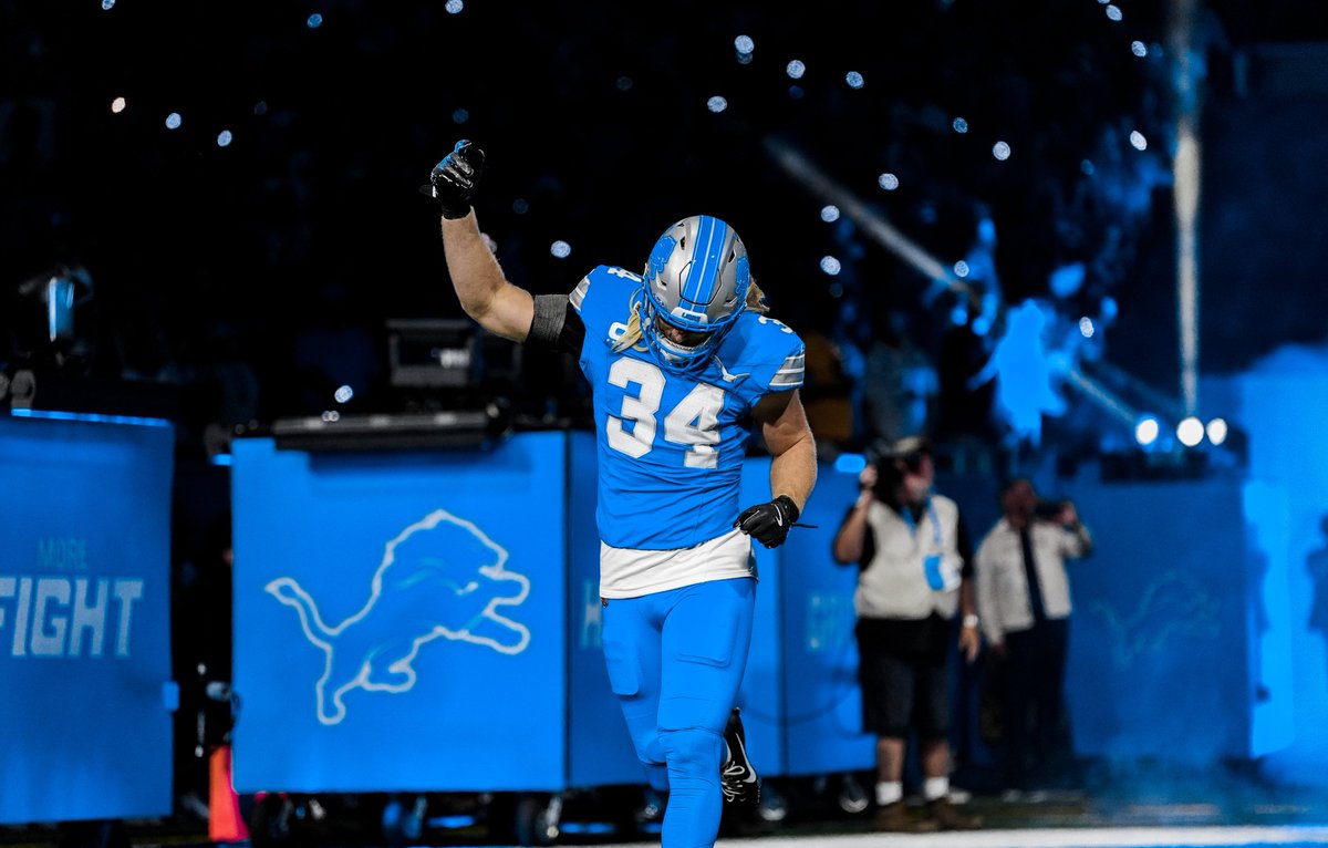 Detroit Lions PR (@lionspr) on Twitter photo Since TFLs became officially recorded in 1994, only one <a href="/Lions/">Detroit Lions</a> player has produced 10+ tackles and 3+ TFLs in a season-opening game:
- <a href="/AlexAnzalone34/">Alex Anzalone</a> (2024)
This marks the only the 8th time an <a href="/NFL/">NFL</a> player has logged this stat-line in a Week 1 game since 1994.
#OnePride Since TFLs became officially recorded in 1994, only one <a href="/Lions/">Detroit Lions</a> player has produced 10+ tackles and 3+ TFLs in a season-opening game:
- <a href="/AlexAnzalone34/">Alex Anzalone</a> (2024)
This marks the only the 8th time an <a href="/NFL/">NFL</a> player has logged this stat-line in a Week 1 game since 1994.
#OnePride