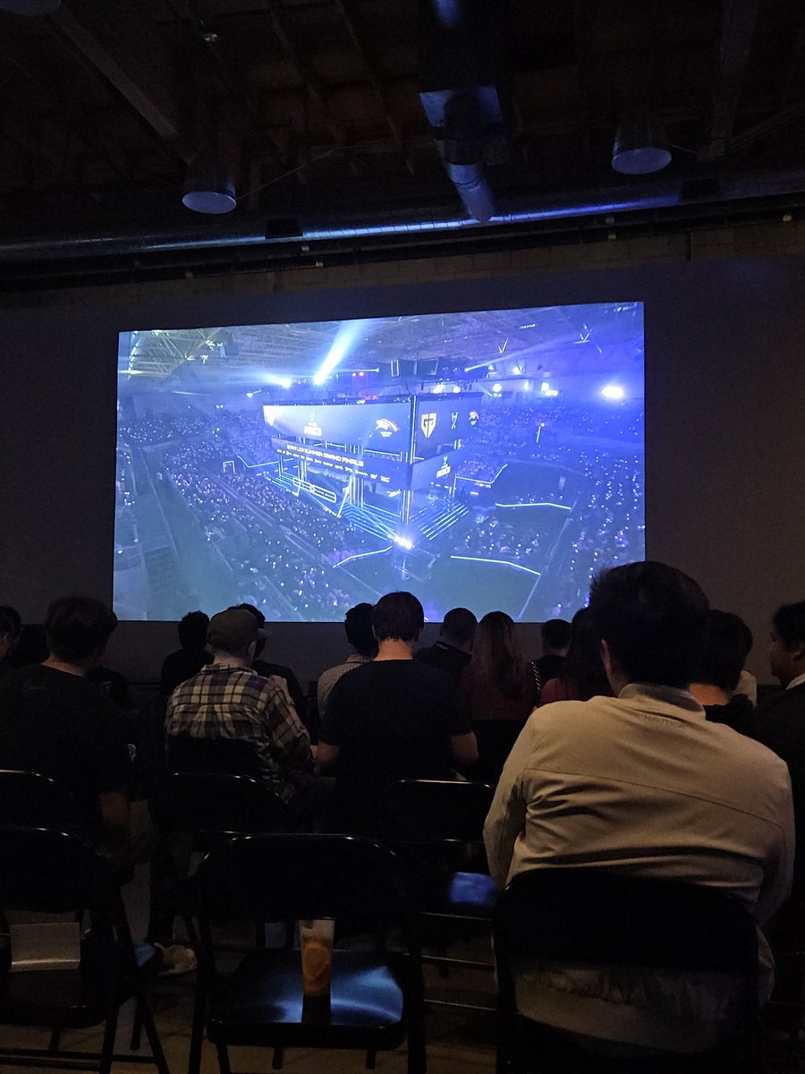 xoprestige's tweet photo. Lec finals, lcs finals, lck finals (virtually) - it's been so good 🌟 https://t.co/5kFuILoSh6