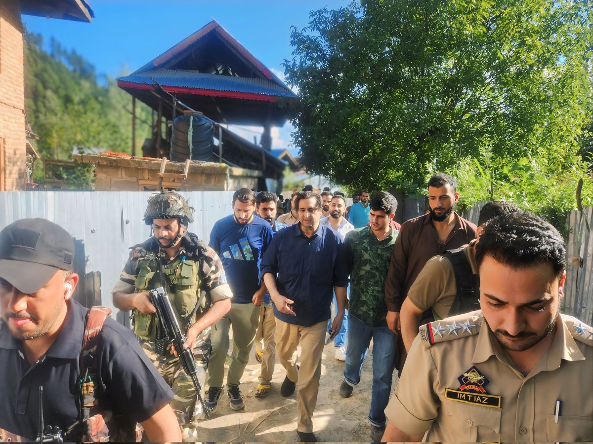 SaheemLone's tweet photo. In the heat of the electoral battle, @JKPCOfficial President @sajadlone and veteran leader @bashirdaradv led a series of electrifying workers' meetups in the charming villages of Block Meelyal..
#DignityAndDevelopment
#CarvaanOfChange https://t.co/BcESInHG7b