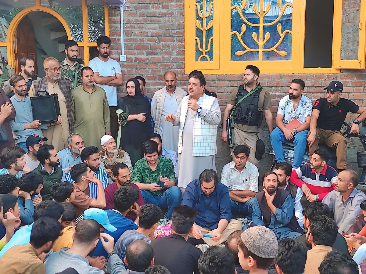 SaheemLone's tweet photo. In the heat of the electoral battle, @JKPCOfficial President @sajadlone and veteran leader @bashirdaradv led a series of electrifying workers' meetups in the charming villages of Block Meelyal..
#DignityAndDevelopment
#CarvaanOfChange https://t.co/BcESInHG7b