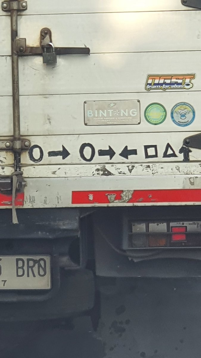 AryaAndika's tweet photo. Yang maen PS...ini jurus apaan nih? https://t.co/nbXM1SH2ep