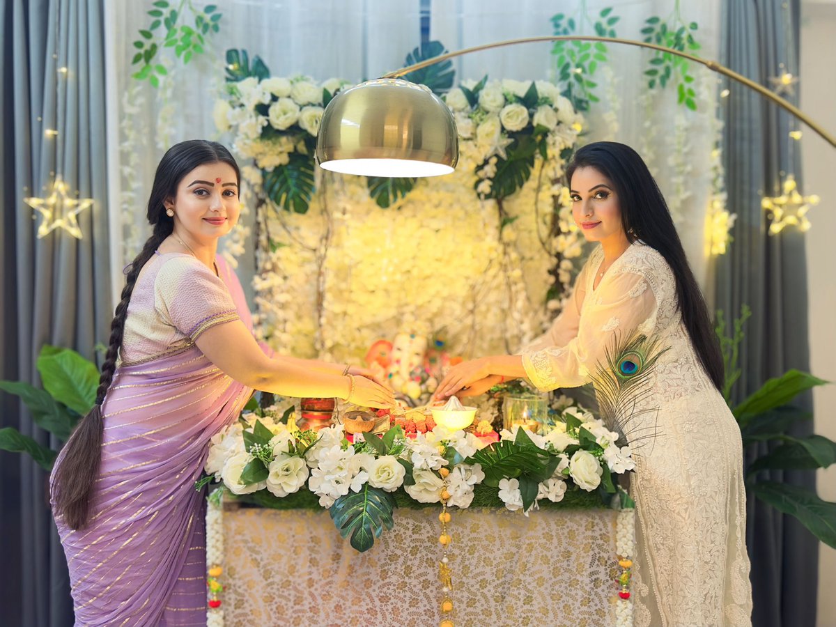 SolankiAnupama's tweet photo. Ganpati Bappa Morya @chahatpandey #Nathkrishnaaurgaurikikahani #Dangaltv #Anupama #Kalawati #Chahatpandey #GanpatiBappaMoraya #GaneshChaturthi https://t.co/hBTA9Gg2On