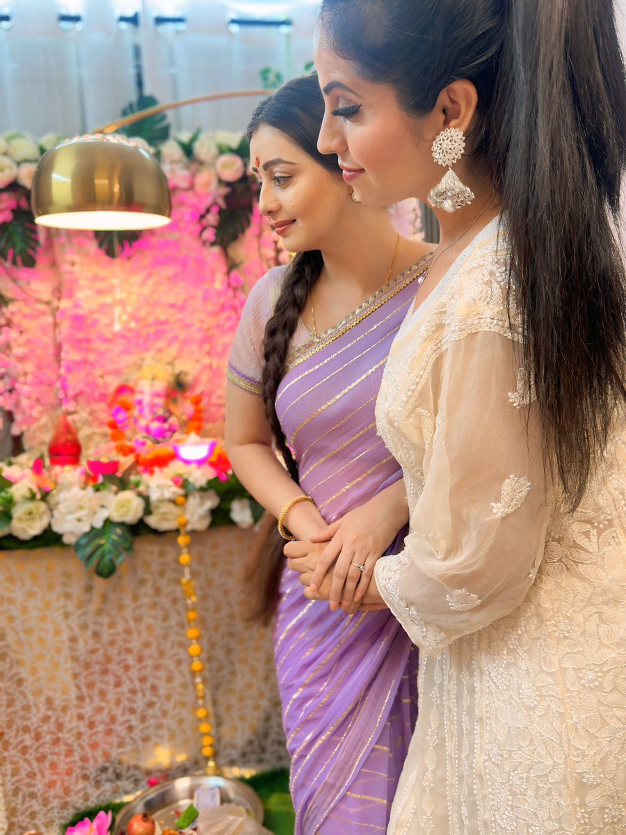 SolankiAnupama's tweet photo. Ganpati Bappa Morya @chahatpandey #Nathkrishnaaurgaurikikahani #Dangaltv #Anupama #Kalawati #Chahatpandey #GanpatiBappaMoraya #GaneshChaturthi https://t.co/hBTA9Gg2On