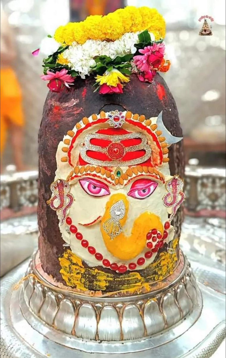 #जय_श्री_महाँकाल 
#श्री_गणेशाय_नमः

 🎪श्री महाकालेश्वर ज्योतिर्लिंग उज्जैन🎪
 🔱#आज_भस्म_आरती_के_अद्भुत_दर्शन 🔱
स्वयंभू दक्षिणमुखी ज्योतिर्लिंग राजाधिराज मृत्युलोकाधिपति भूतभावन अवंतिकानाथ बाबा महाकाल का आज पावन दिव्य #भस्म_आरती श्रंगार दर्शन सोमवार 09 सितंबर 2024🙏