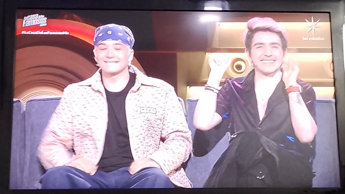 lorena_295's tweet photo. Mi #Charly Apoyando a su loba como siempre...
🐺👑🐺👑🐺👑🐺👑🐺👑🐺
#TeamLoba #LaCasaDeLosFsmososMx 
@Ricardo_Peralta @PepeYTeo https://t.co/U080s2xBpx