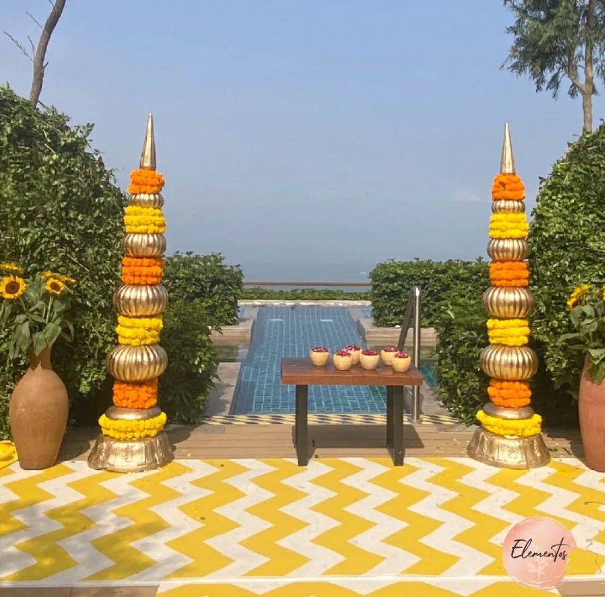 karunasharma75's tweet photo. #HaldiCeremony
Immerse yourself in a stunning, harmonious environment infused with exquisite touches of radiant #yellow. 

Reach out to us for all your #weddingplanning, #eventmanagement and #decoration requirements.

#weddingdecor #floral #flowers https://t.co/rErjIj1wWi
