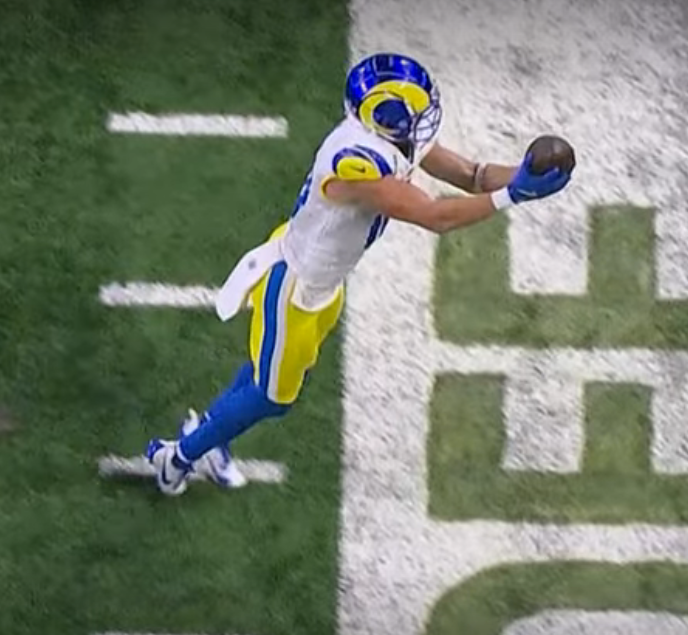 Cooper Kupp did this while running full speed