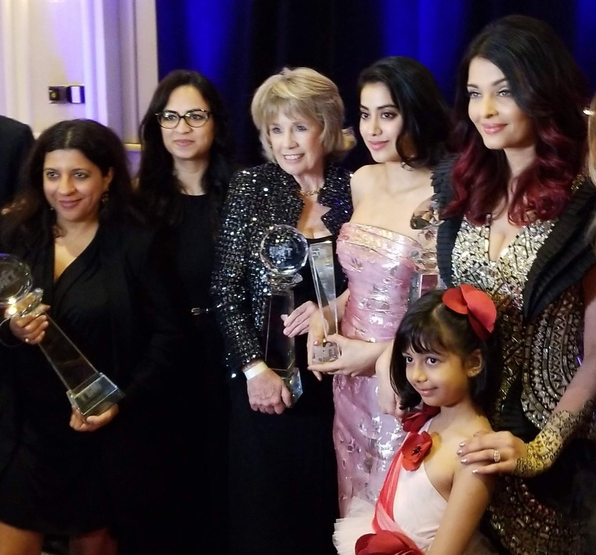 FabulousAish's tweet photo. Sept 8th 2018 #AishwaryaRaiBachchan receiving #Witf Meryl Streep Award in Washington DC 😍❤️ what a memorable Evening ✨️ https://t.co/fxQeC9AfD2
