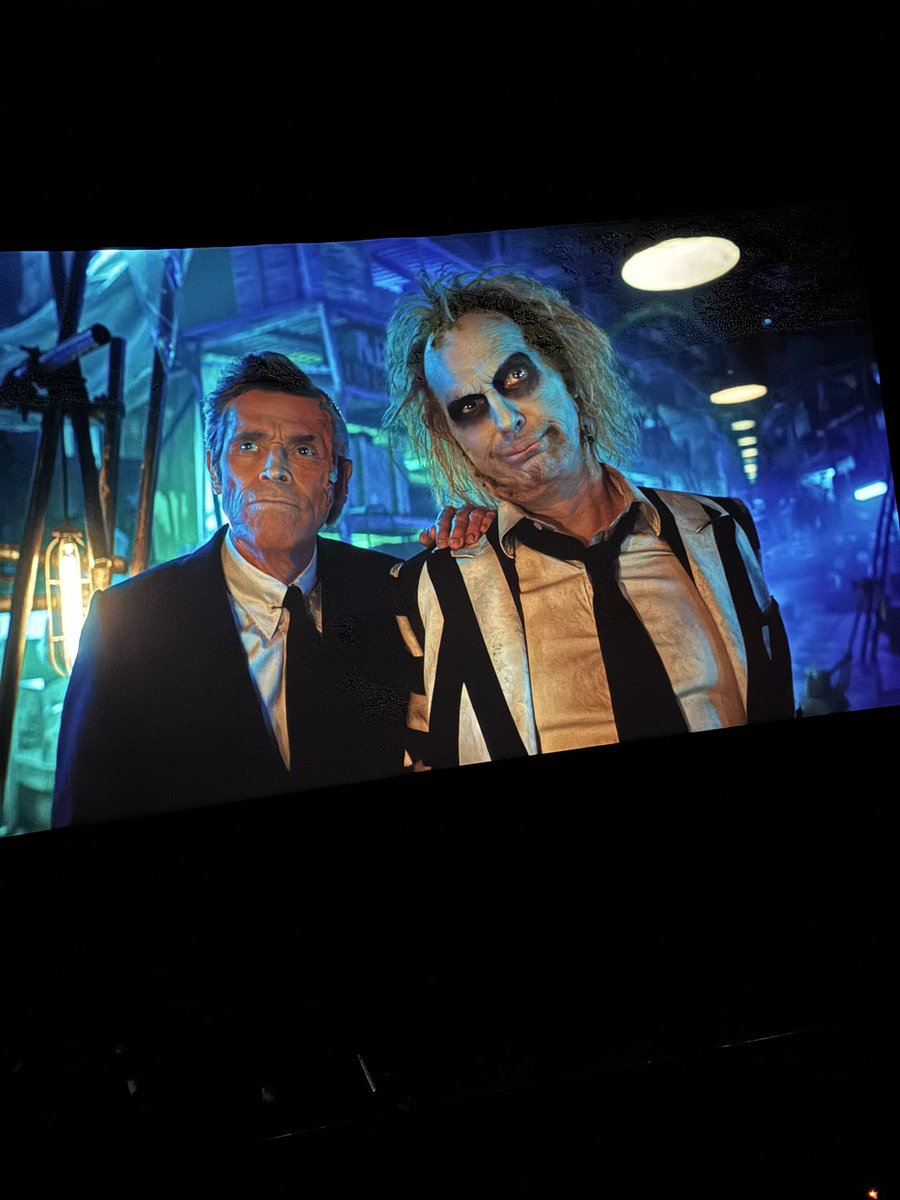 Kiomee_J's tweet photo. Beetlejuice was good asf big kid at heart 💚 https://t.co/2KzMxIwGK5