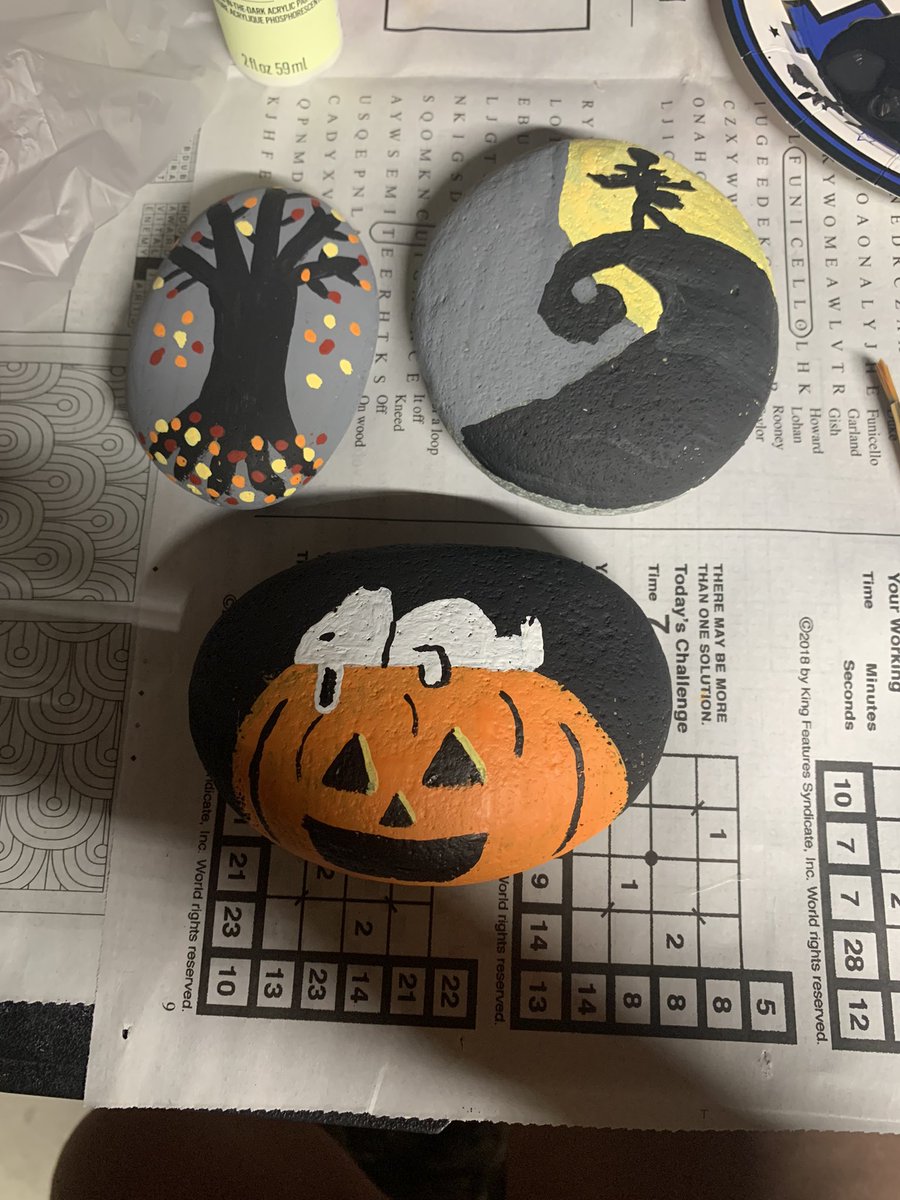 Rock painting 🖤

#RockPainting #Painting #Sunday #SundayFunday