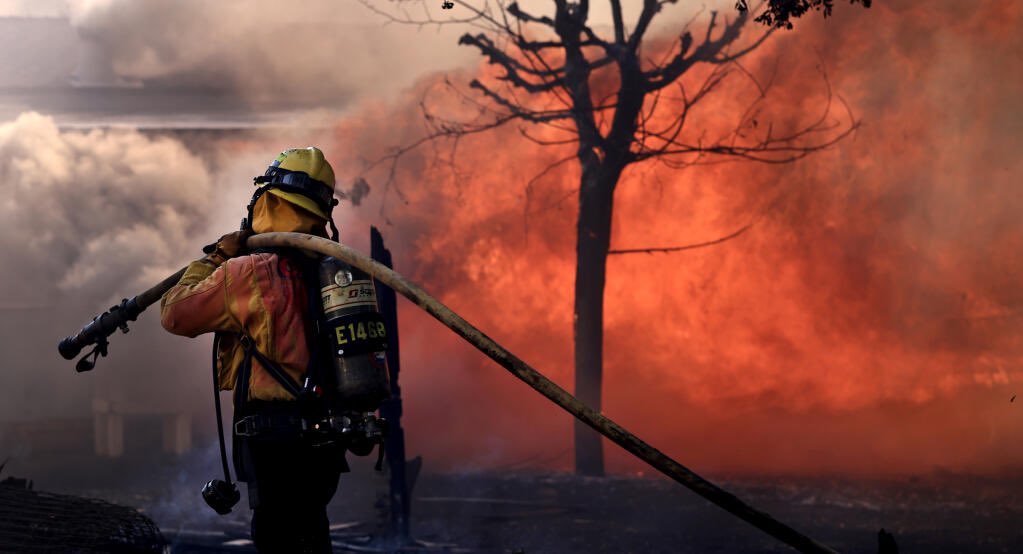 Kent Porter (@kentphotos) on Twitter photo The #BoylesFire moved quickly, engulfing homes, hopscotching through neighborhoods above the city of Clearlake, Sunday afternoon. Please follow <a href="/NorthBayNews/">The Press Democrat</a> for a running update. The #BoylesFire moved quickly, engulfing homes, hopscotching through neighborhoods above the city of Clearlake, Sunday afternoon. Please follow <a href="/NorthBayNews/">The Press Democrat</a> for a running update.