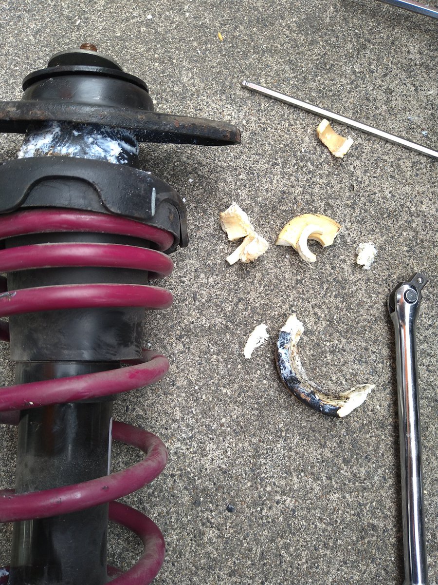 gansekiaz's tweet image. あ〜あ…
ブッシュ無くなってるw
#r56 #mini