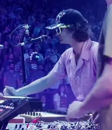 jermorbius's tweet image. he really is like that one always sunny scene