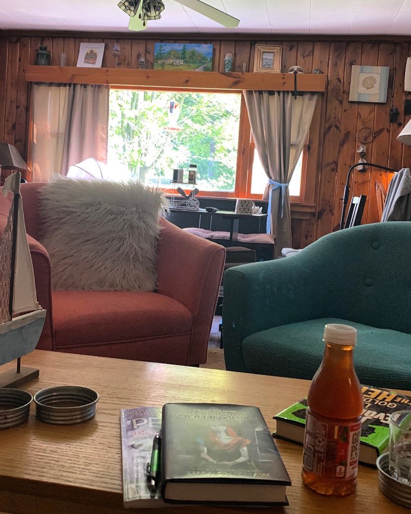 bonbonsandbooks's tweet image. This #weekendphotodump #puremi #cottagelife #cottagecore 🐈‍⬛⛅️👌🏻