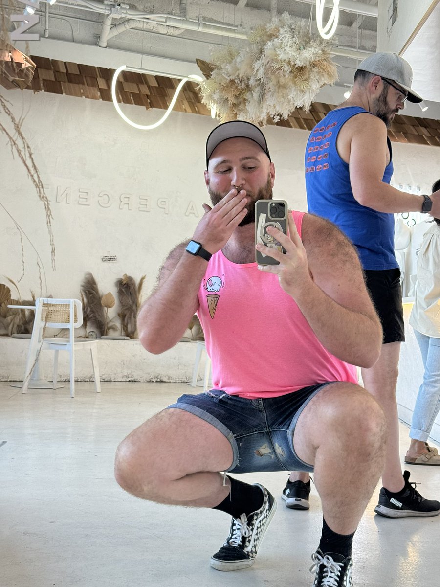 violent_bear's tweet photo. Trying to take some cute pics at the boba shop just to find out my thighs ate my shorts https://t.co/CDHGMsetEv