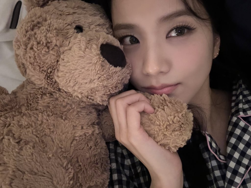 ixxxu_'s tweet photo. 누구나한번쯤은이런여자친구를원해 https://t.co/TQU6MvFk2v